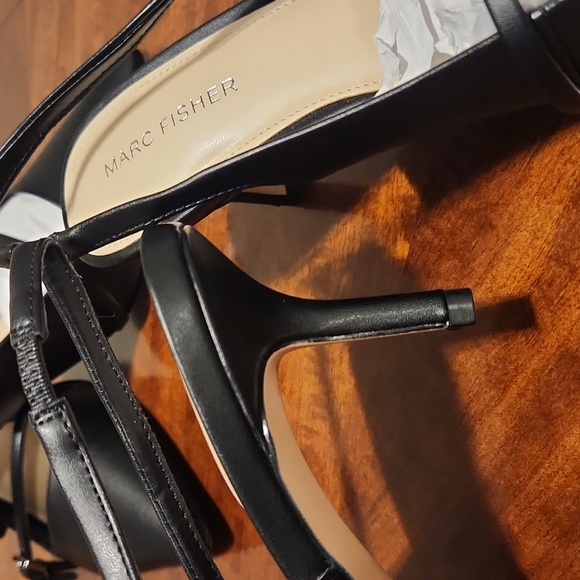 Marc Fisher Alorie - Picture 2 of 3